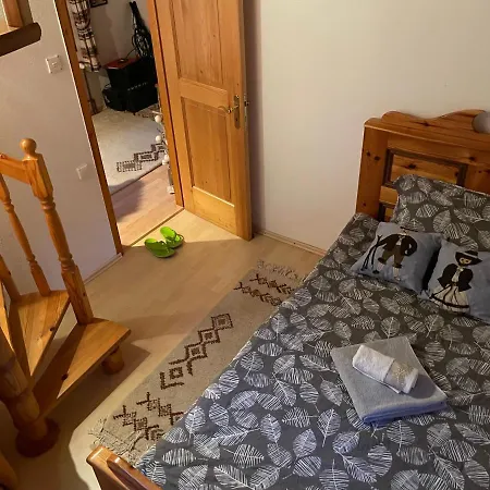 Hisa Pod Rogatcem * Luče